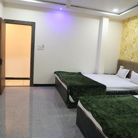 Hotel Somnath Inn Ujjain Zimmer foto